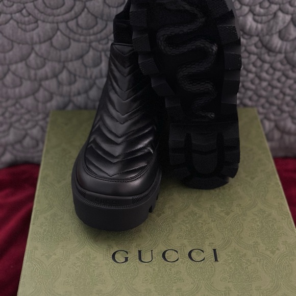 Gucci Black Matelassé Chelsea Boots Size: 38.5 (US 8.5) - Picture 6 of 7